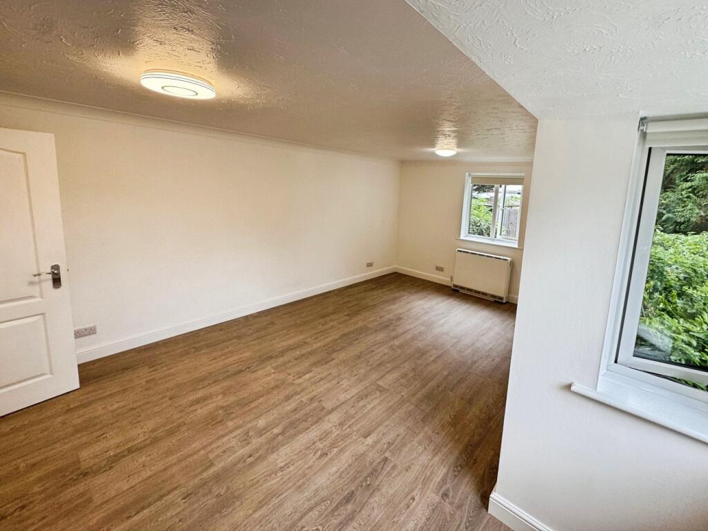 Additional image 3 of Walsingham Close, Hatfield, AL10