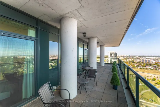 Additional image 16 of 100 John St Unit 2601