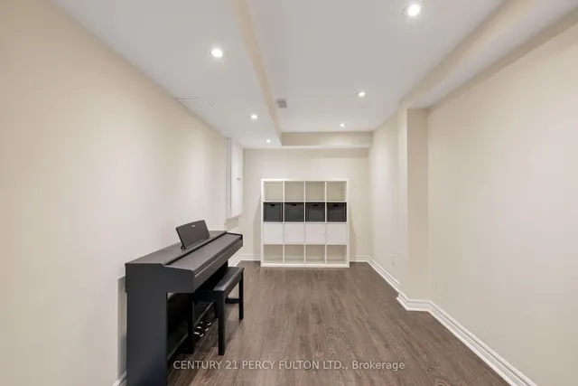 Additional image 31 of 202 Sky Harbour Dr