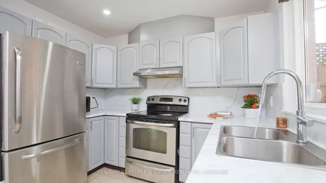 Additional image 23 of 82 Davenport Cres