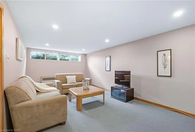 Additional image 21 of 142 Fernwood Cres