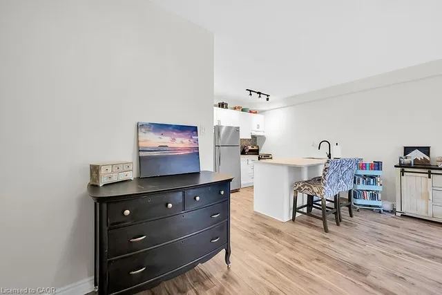 Additional image 7 of 141 Catharine St Unit 102