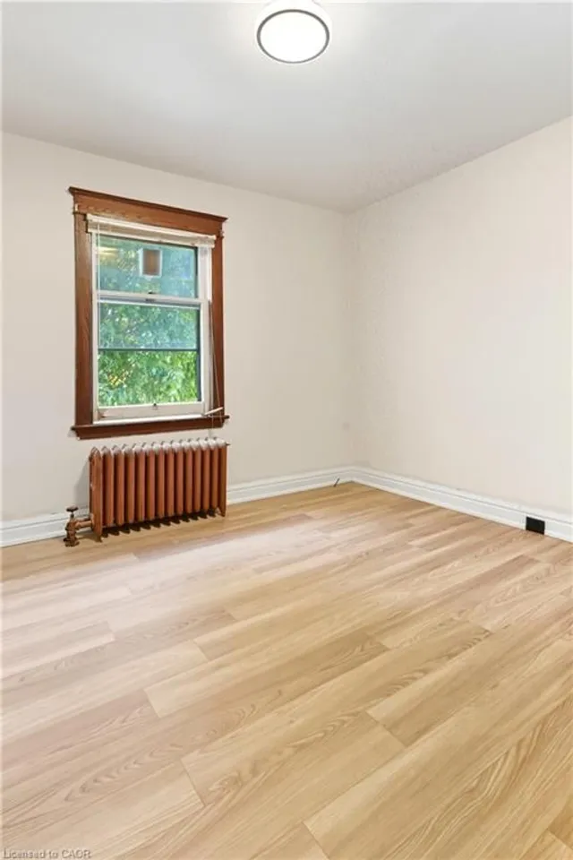 Additional image 16 of 11 Holton Ave