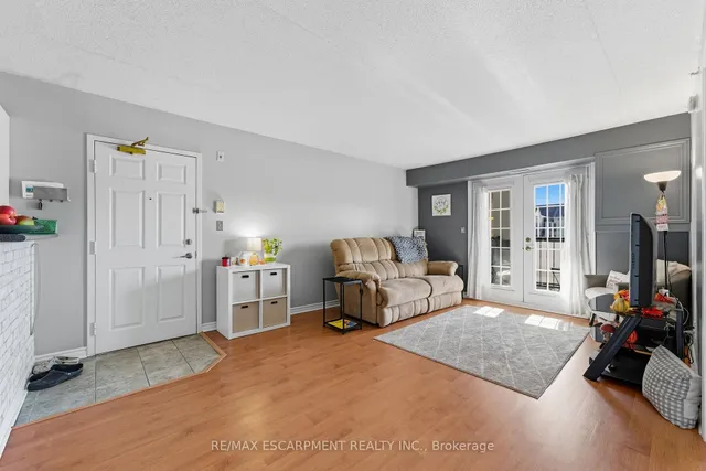 Additional image 3 of 1421 Walker's Line Unit 304