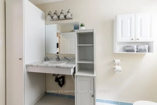 Additional image 28 of 45 Fonthill Rd