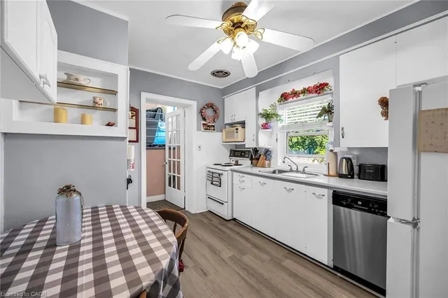 Additional image 15 of 27 Paradise Rd