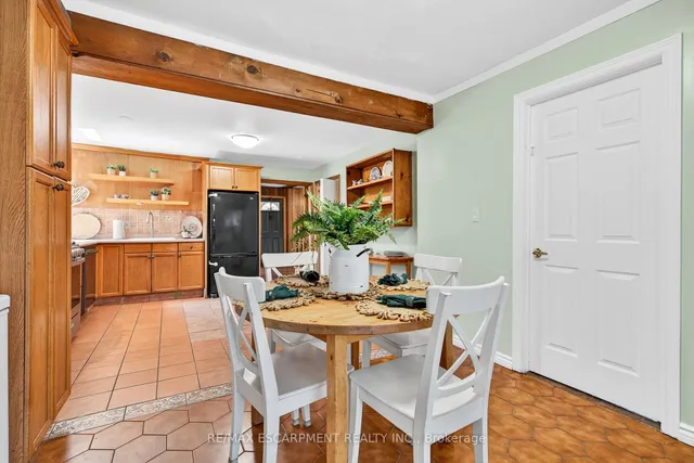 Additional image 16 of 146 Normanhurst Ave