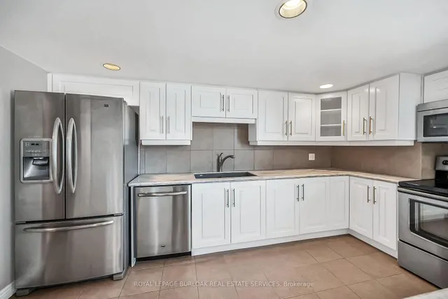 Additional image 15 of 150 Wilson St Unit PH1