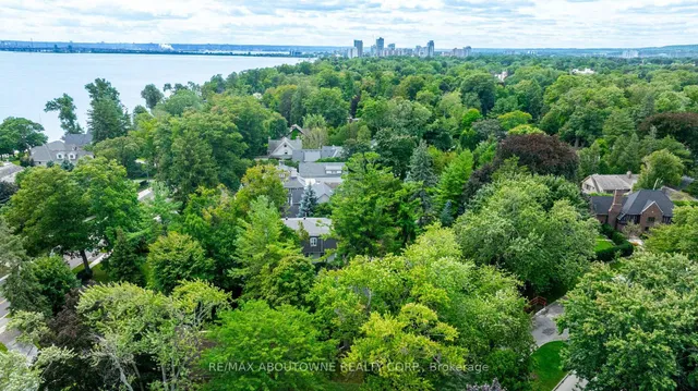 Additional image 45 of 206 Rossmore Blvd