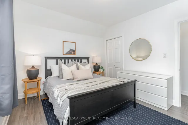 Additional image 17 of 4 Robins Ave