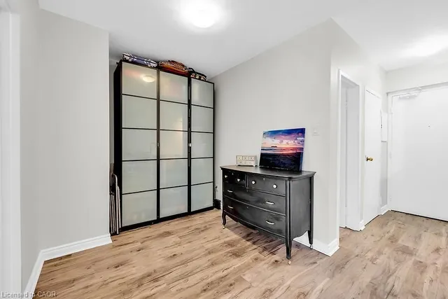 Additional image 5 of 141 Catharine St Unit 102