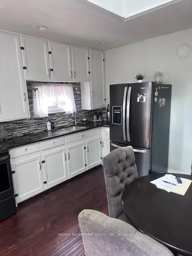 Additional image 11 of 84 Barons Ave