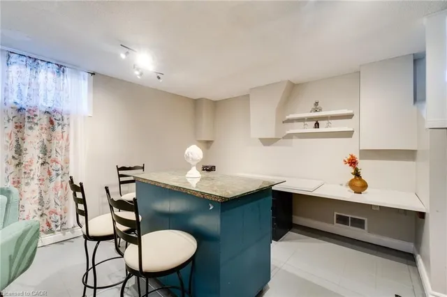 Additional image 33 of 18 Pavarotti Crt