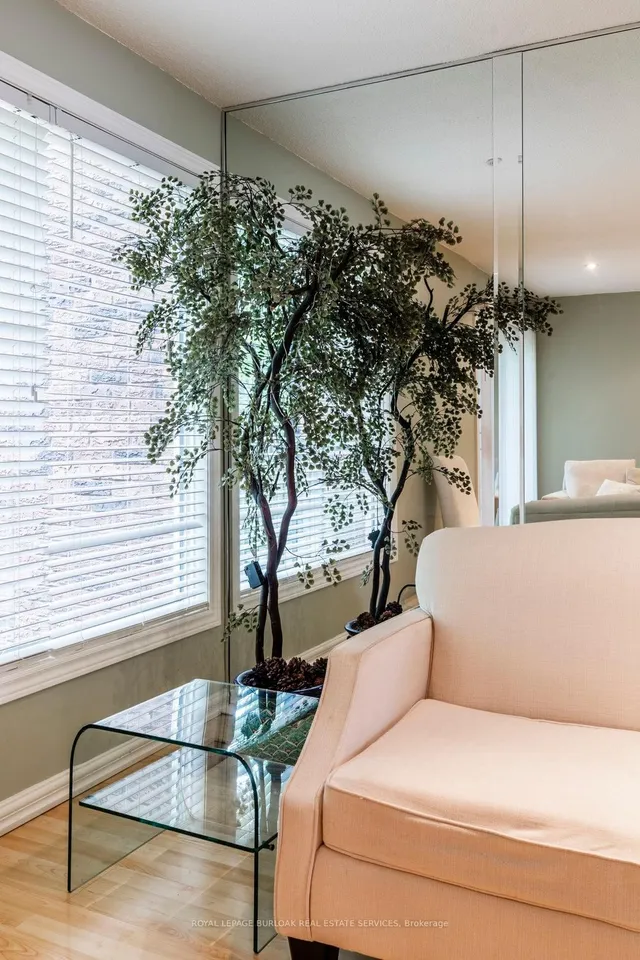 Additional image 9 of 1556 Kerns Rd Unit 3