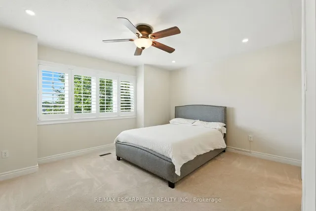 Additional image 29 of 5090 FAIRVIEW St Unit 48