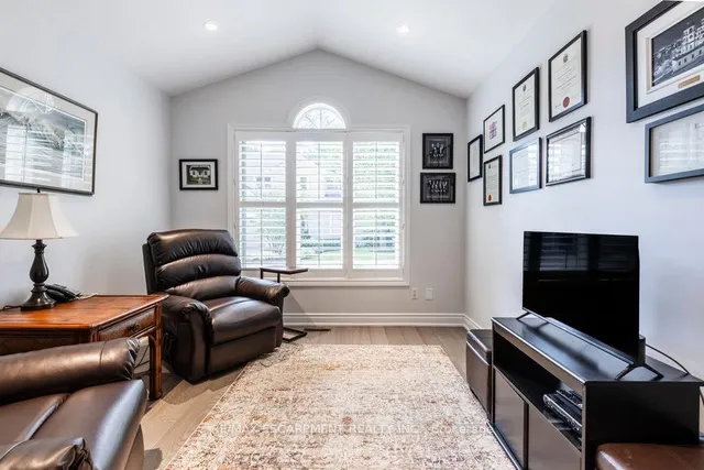 Additional image 24 of 1095 Skyview Dr Unit 2