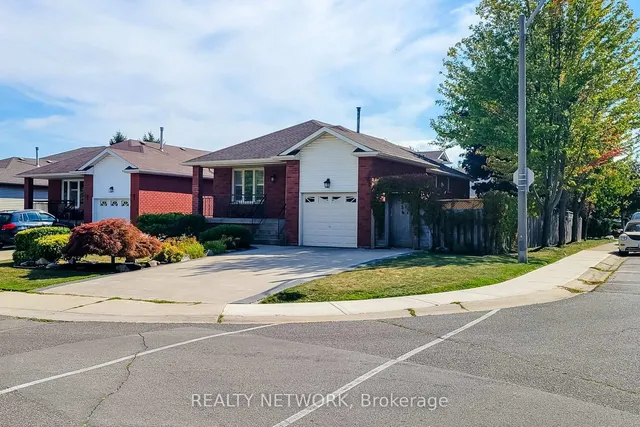 2 Silverton Dr