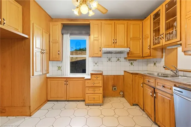 Additional image 4 of 11 Holton Ave