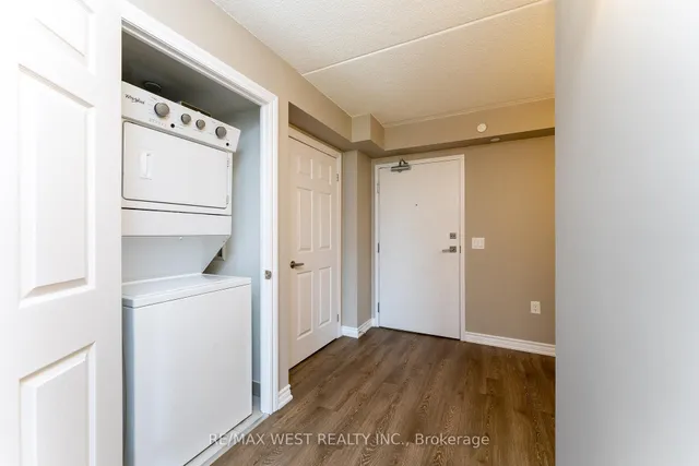 Additional image 10 of 716 Main St Unit 910