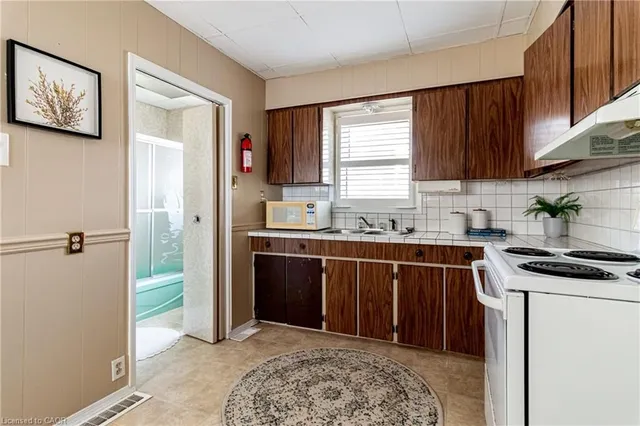 Additional image 17 of 70 Poulette St