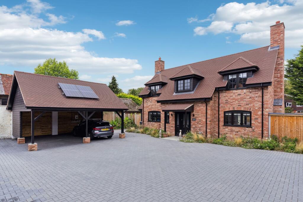 Primary image of High Street, Markyate, Hertfordshire