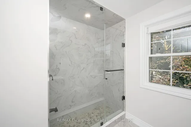 Additional image 26 of 350 East Side Cres