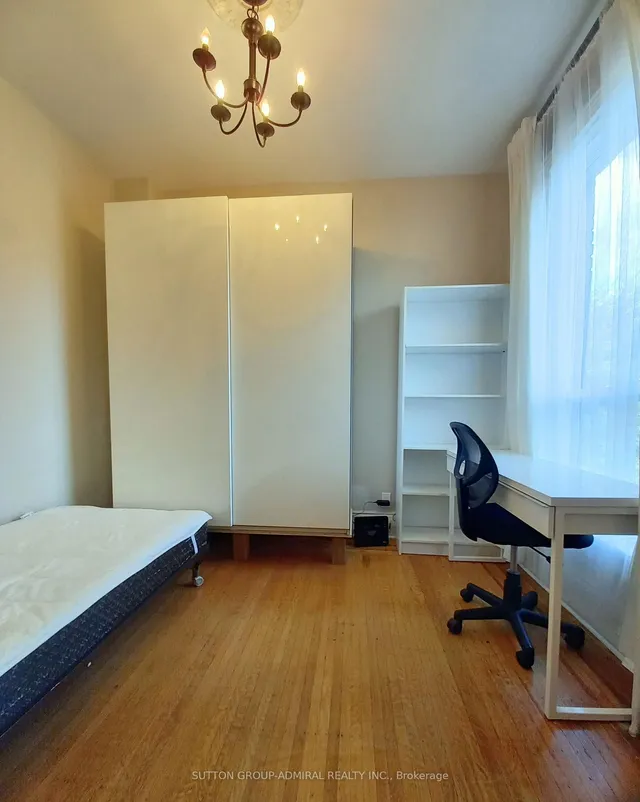 Additional image 28 of 164 WENTWORTH St