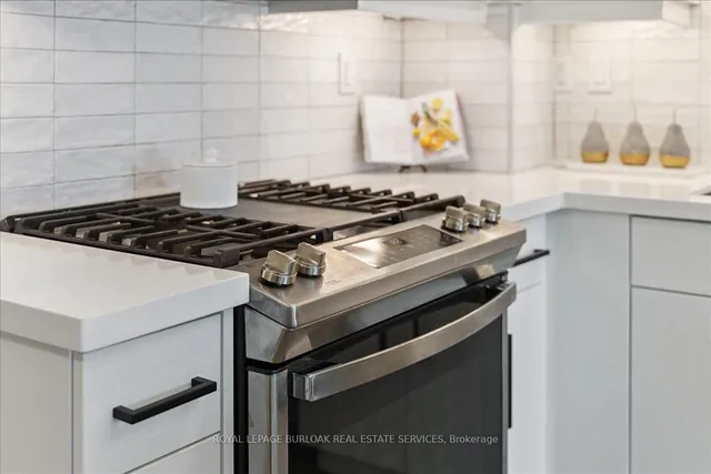 Additional image 10 of 2007 James St Unit 1405