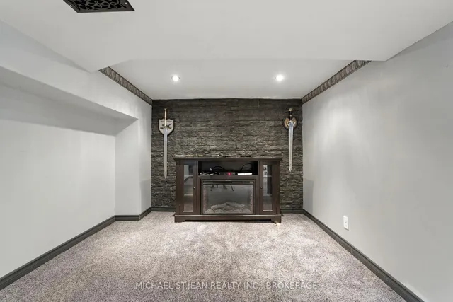 Additional image 34 of 313 Graham Ave