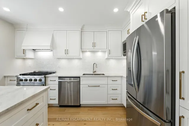 Additional image 13 of 5090 FAIRVIEW St Unit 48