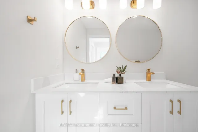 Additional image 21 of 350 East Side Cres