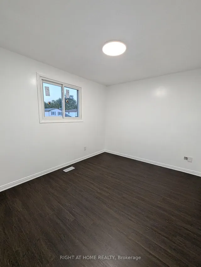 Additional image 32 of 73 Skyview Dr