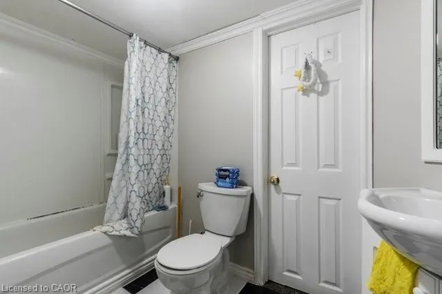 Additional image 32 of 27 Dromore Cres
