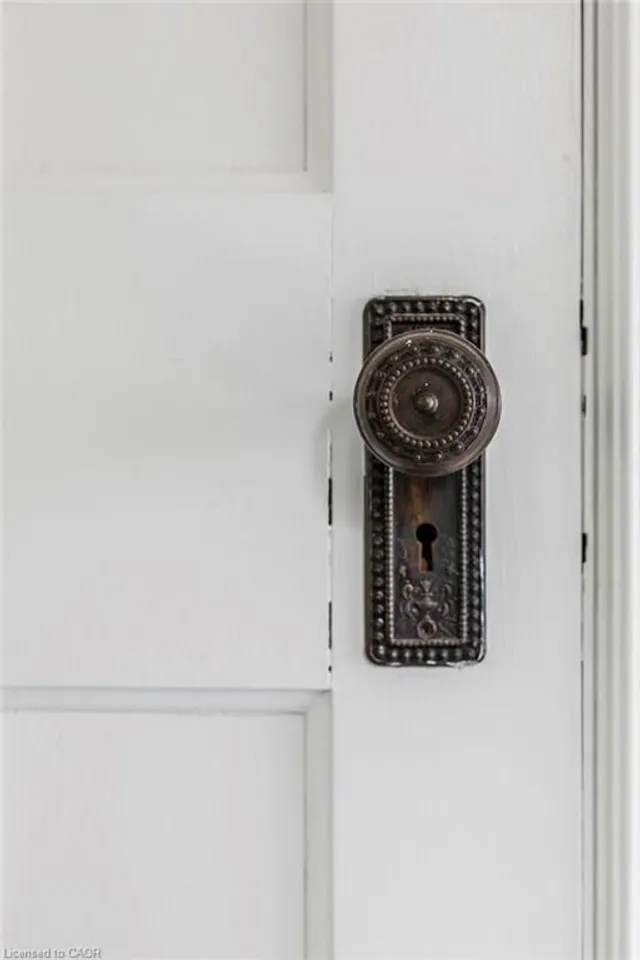 Additional image 38 of 174 Emerald St