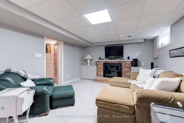 Additional image 37 of 2118 Agincourt Cres