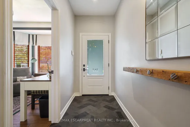 Additional image 3 of 353 Park St