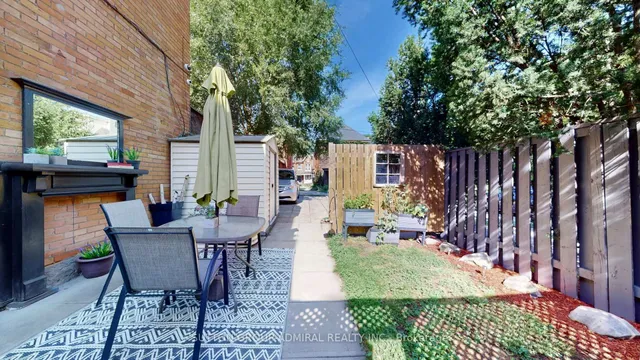 Additional image 32 of 164 WENTWORTH St