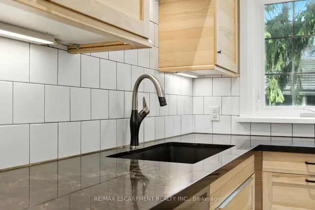 Additional image 15 of 57 Highcliffe Ave