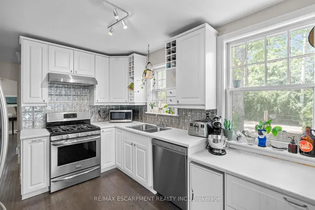 Additional image 10 of 48 Franklin Ave