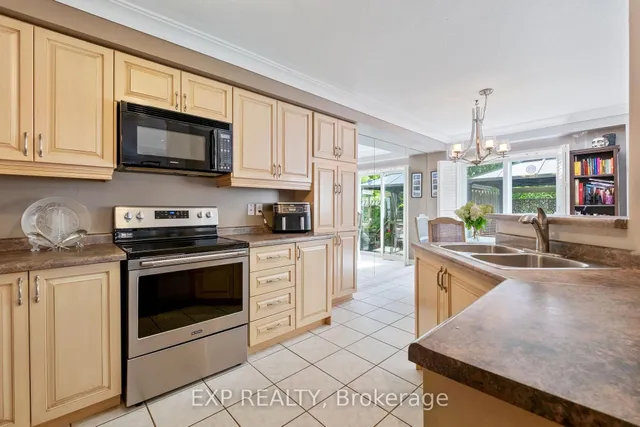 Additional image 12 of 130 Robert St Unit 22