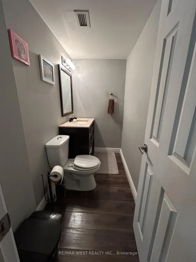 Additional image 10 of 975 Warwick Crt Unit 703