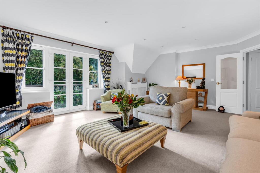 Additional image 6 of Canonsfield Road, Welwyn