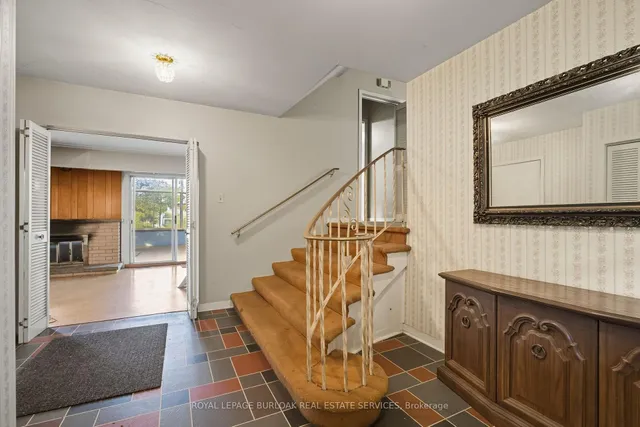 Additional image 2 of 264 Camelot Dr