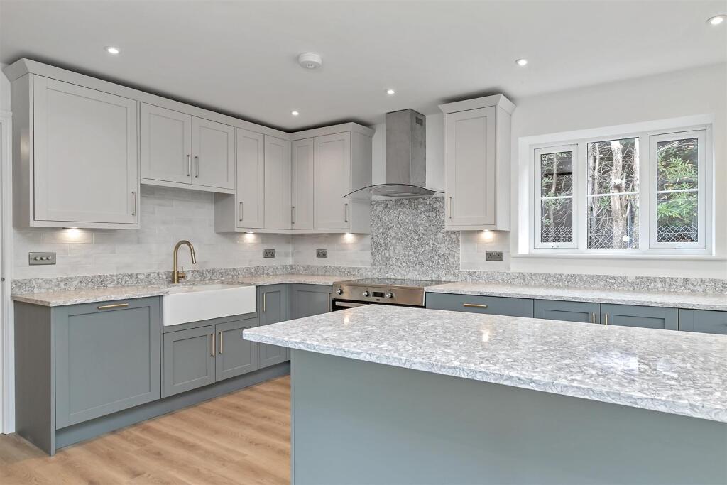 Additional image 11 of Warrengate Road, Brookmans Park