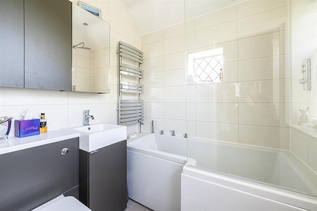 Additional image 8 of Lyndhurst Drive, Harpenden