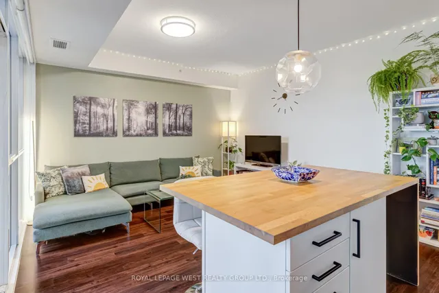 Additional image 13 of 2087 Fairview St Unit 1002