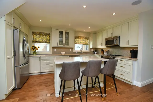 Additional image 9 of 3224 Twin Oaks Cres