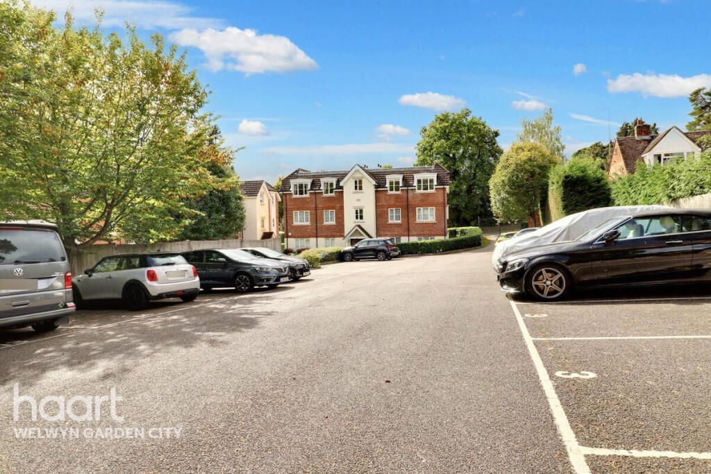 Additional image 16 of Canonsfield Road, WELWYN