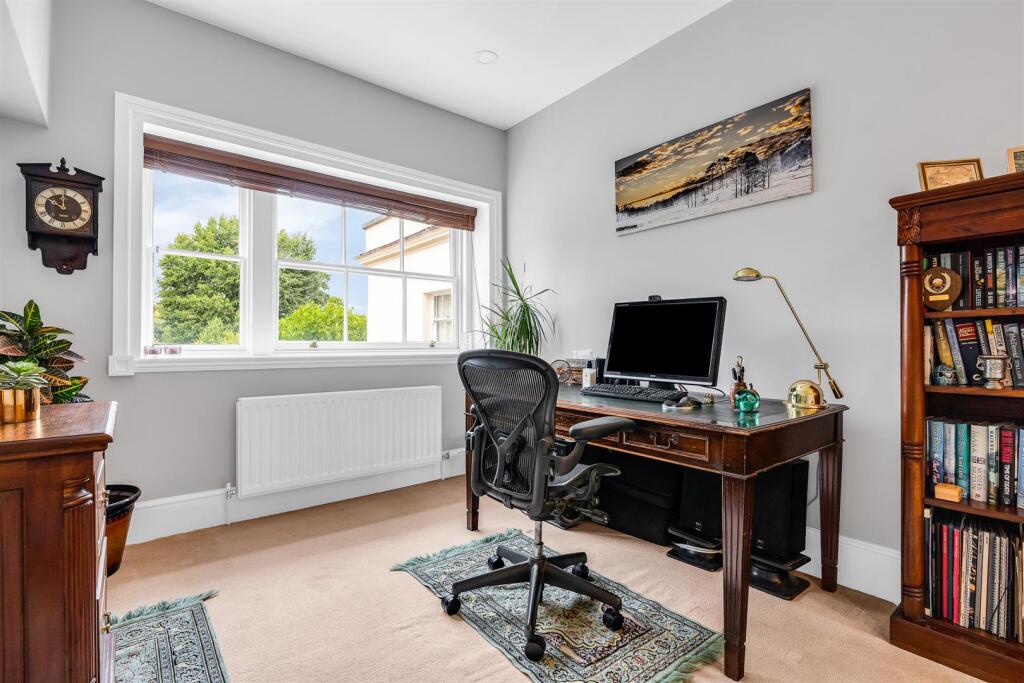 Additional image 6 of Tewin Water, Digswell