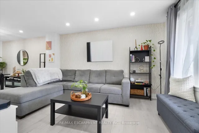 Additional image 13 of 133 Frederick Ave